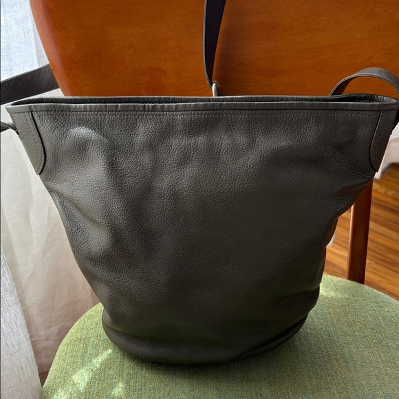 Odyssey Handbags - Stylish Olive Leather Shoulder Bag